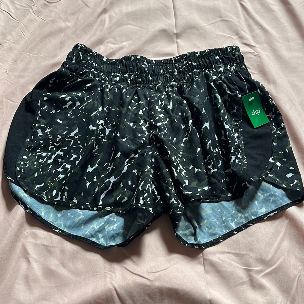 dip camo athletic shorts